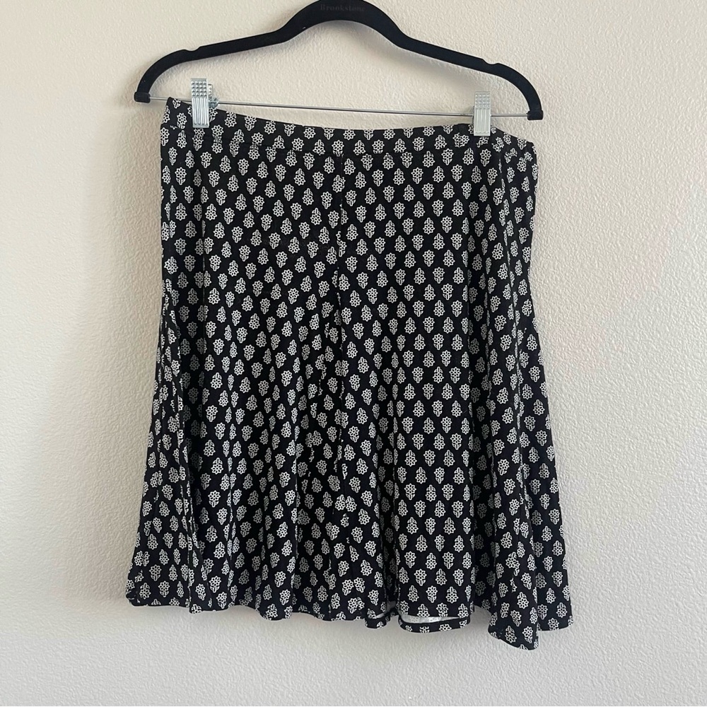 Max Studio Black and White A-Line Skirt